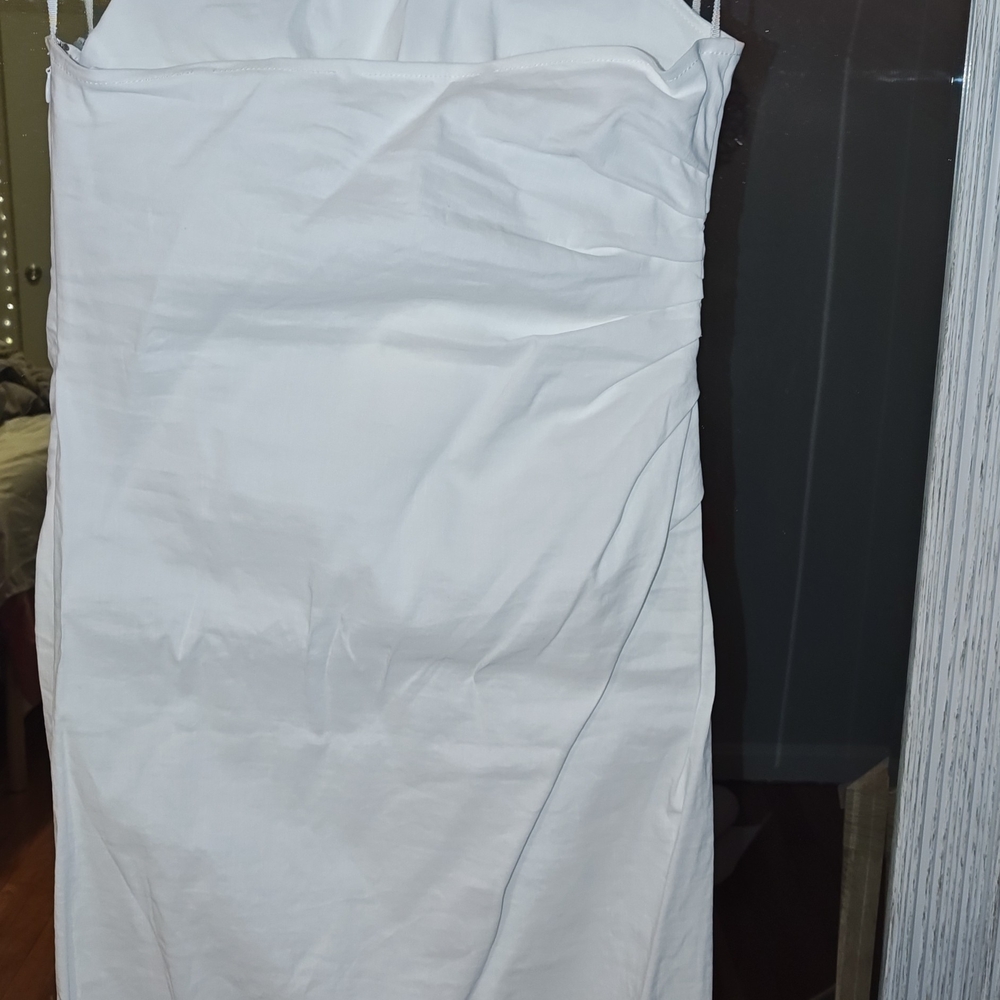 Elegant White Strapless Dress